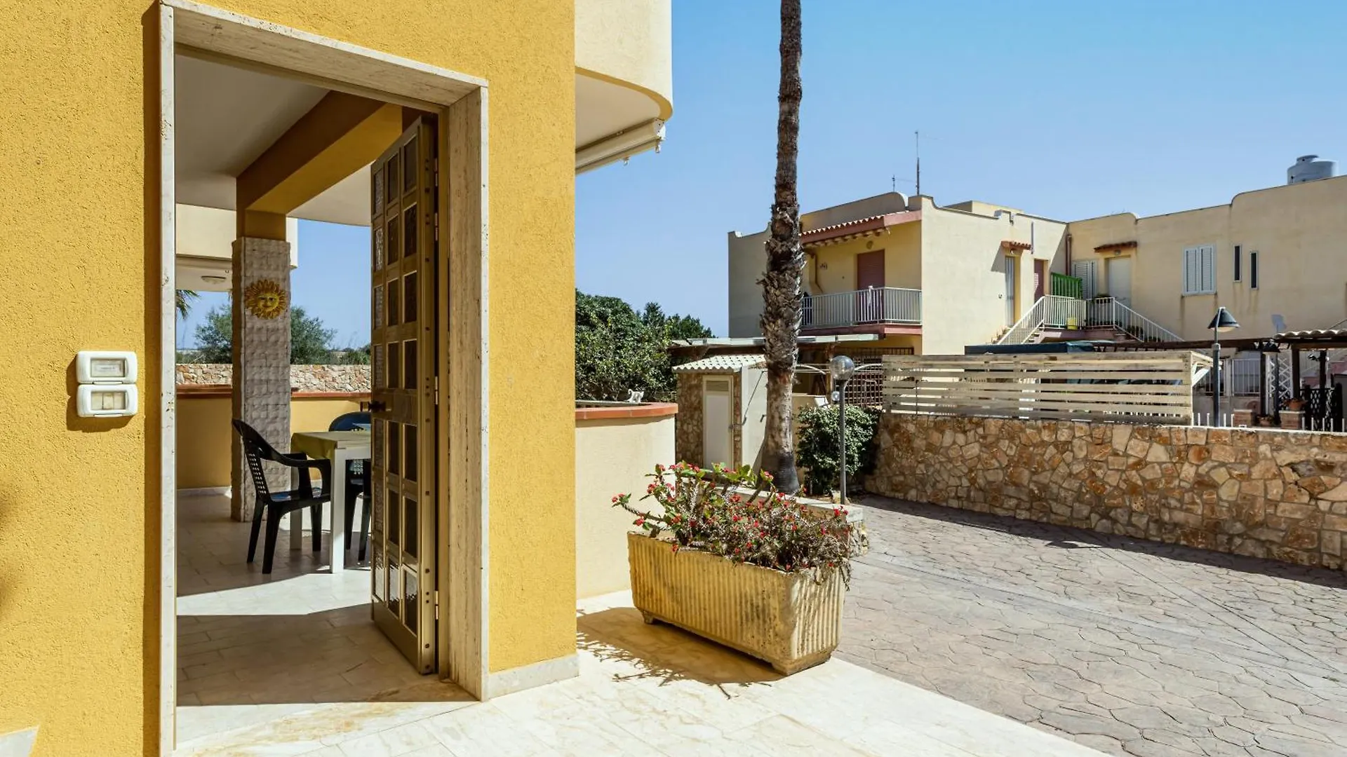 Brezza Marina - Lovely Flat With Veranda & Parking Marina di Ragusa 0*,  Italy