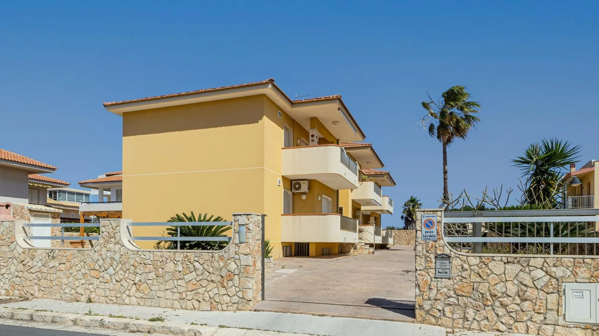 Brezza Marina - Lovely Flat With Veranda & Parking Marina di Ragusa 0*,